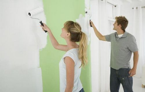 Как красить стены: видео-инструкция по монтажу своими руками, какой краской лучше, цена, фото