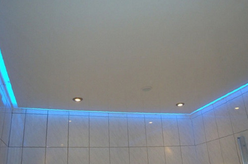 Освещение ванной комнаты с натяжным потолком: какие светильники выбрать, как расположить