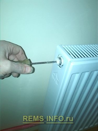 Подключение радиатора отопления своими руками к двухтрубной системе