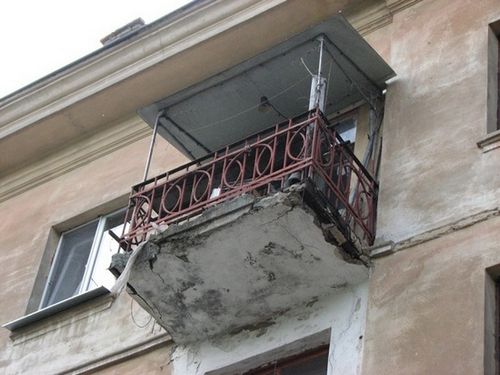 Ремонт балкона своими руками, 14 ФОТО аварийных и восстановленных балконов, советы как усилить балкон, отремонтировать парапет, заделать щели на балконе