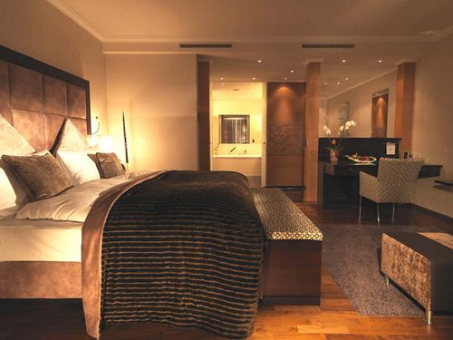 Современный дизайн спальни 16 м кв: красивый интерьер комнат в английском стиле