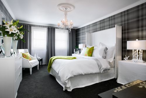 Белые кровати (60 фото): светлый дизайн интерьера спальни, 120 х 200 и другие размеры, кожаная глянцевая модель со стразами, классика и модерн