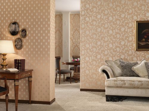 Бежевые обои (60 фото): какие подойдут для стен гостиной, какие цвета мебели сочетаются, полотна с коричневым рисунком в интерьере