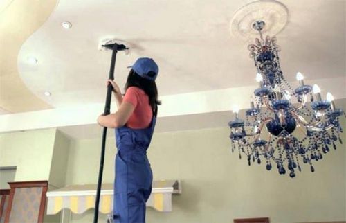 Чем и как мыть матовые натяжные потолки?