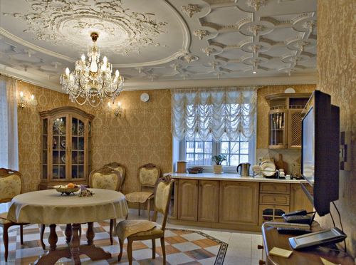 Интерьер гостиной в классическом стиле (83 фото): «классика» и «неоклассика» для типовой комнаты, модные тенденции - 2018 в оформлении зала, красивые примеры