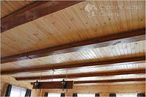 Как сделать потолок в деревянном доме - обустройство потолка