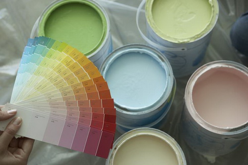 Как выбрать фасадную краску для наружных работ
