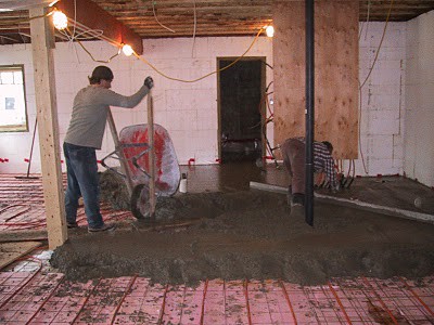Как залить бетонный пол своими руками