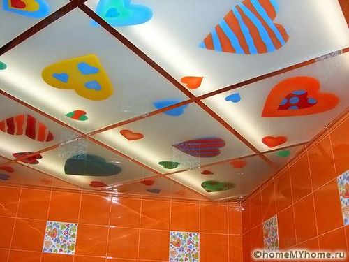 Какой выбрать потолок в ванной комнате: обзор популярных решений