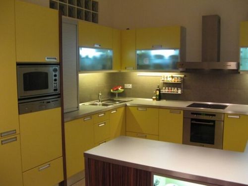 Кухня в стиле хай-тек: советы как обустроить в стандартной квартире