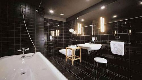 Напольная плитка для ванной комнаты: советы по выбору и фото в интерьере