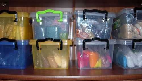 Наполнение шкафа (41 фото): выдвижные ящики и корзины для шкафов, виды полок и их крепление внутри, функция внутренних держателей
