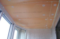 Натяжные потолки на балконе: плюсы и минусы (фото и видео)