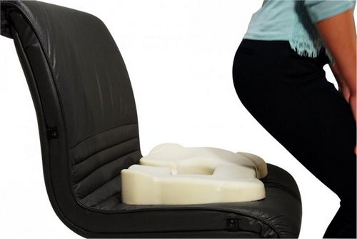 Ортопедическая подушка для сидения на стуле: подкладка под спину для позвоночника на офисные и домашние кресла, как правильно сидеть на поддерживающей подушке