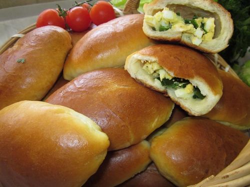 Пирожки с луком и яйцом: с зеленым луком, фото рецепт, дрожжевые пирожки пошагово, слоеное тесто, жареные