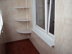Полки на балконе: выбираем полочки на стену, фото