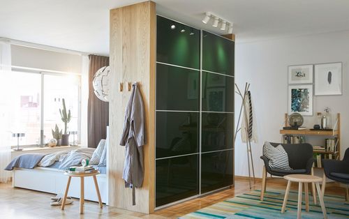 Шкафы Pax Ikea (46 фото): белый угловой шкаф в интерьере, двери и каркас, зеркальные модели, отзывы