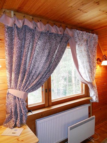 Шторы в деревянном доме (65 фото): шторы и занавески для маленького окна загородного деревенского дома