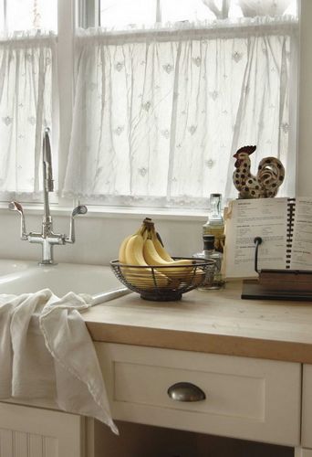 Шторы в стиле «прованс» (72 фото): варианты в интерьере для спальни и гостиной, занавески для кухни
