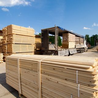 Современные строительные материалы из древесины и свойства древесных материалов, используемых в строительстве