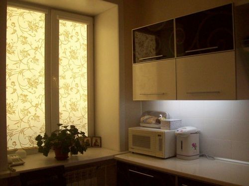 Современные жалюзи на кухню (79 фото): дизайн 2018 года, шторы-новинки