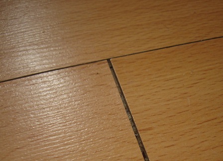 Укладка ламината на деревянный пол: как правильно класть, как положить на неровное основание, стоит ли укладывать самостоятельно или обратиться к профессионалам