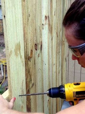 Виды деревянных заборов и ограждений для дачи: как сделать своими руками