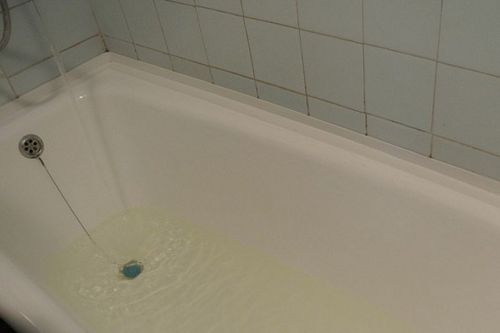 Вкладыш или наливная ванна: что лучше выбрать и приобрести